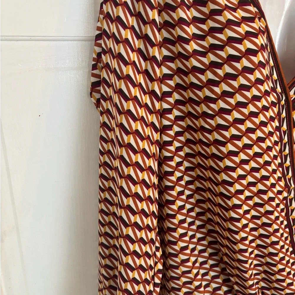 Max Studio Geometric Patterned V-Neck Faux Wrap Blouse Sz S NWOT - Picture 4 of 6